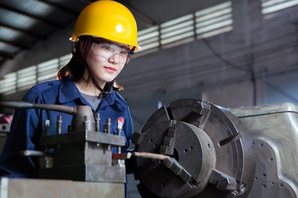 Vì sao nên sử dụng dịch vụ cho thuê lao động