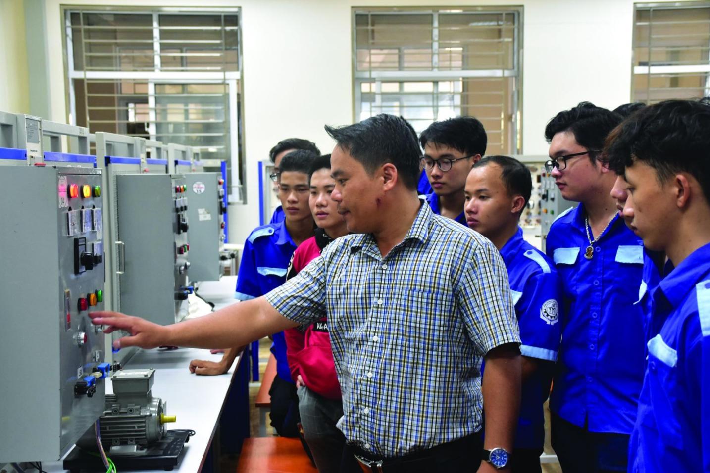 Công ty cung ứng lao động áp dụng quy trình tuyển chọn và đào tạo nghiêm ngặt để đảm bảo nguồn nhân lực chất lượng
