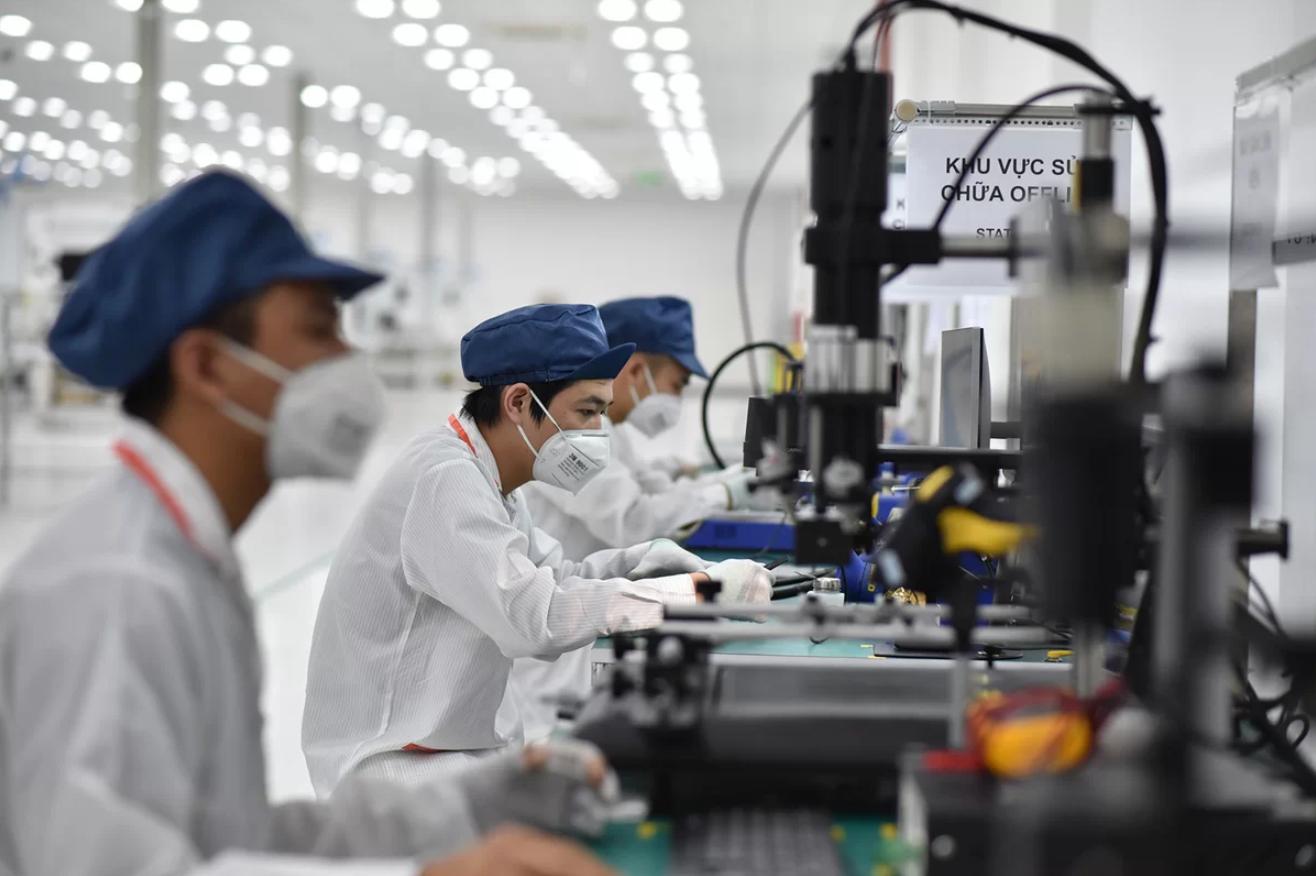 Chất lượng lao động, chi phí là những yếu tố quan trọng cần lưu ý khi sử dụng dịch vụ