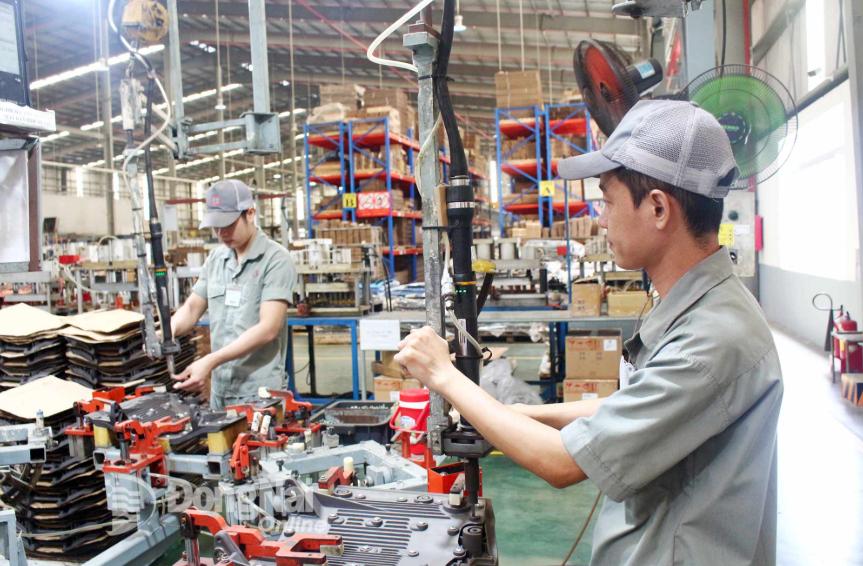 Doanh nghiệp tại KCN Đông Nam thường xuyên thiếu hụt lao động do tính chất công việc thời vụ thiếu gắn bó